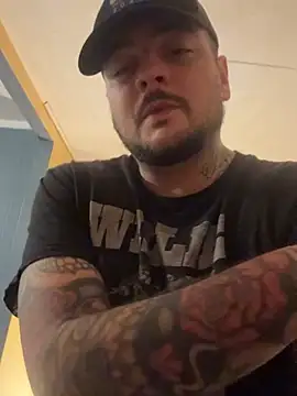 latenightguy – webcam-show