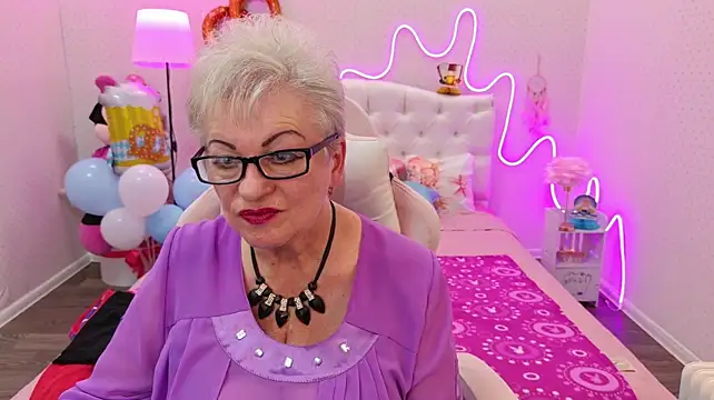 Chat +18 de KayleSmoll ao vivo