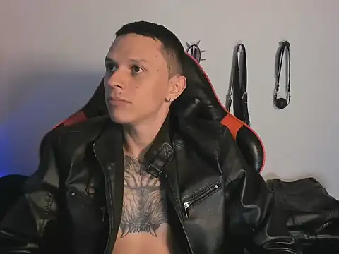 Masterdave7 Live XXX Chat