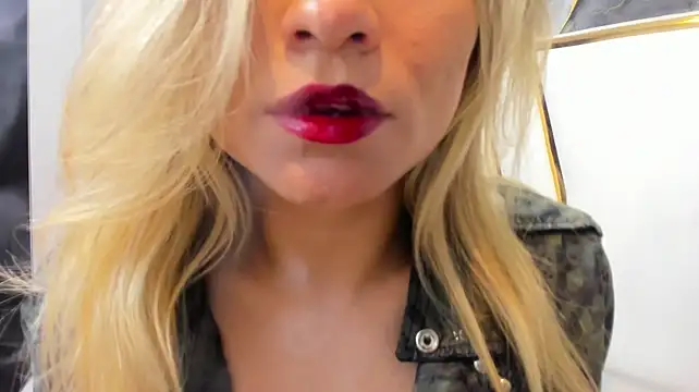 Chat +18 de NalaRosse ao vivo