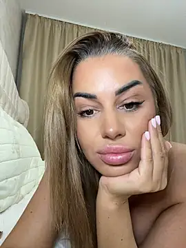 XXX chat uživo modela KirstieVegas