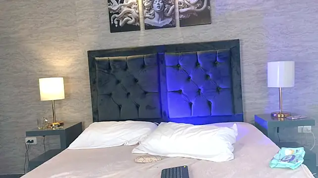XXX chat uživo modela TeoAndMaddy
