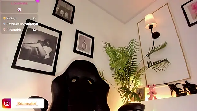 brianahill_'s Live XXX Chat