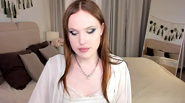 EffieMinki Adlı Modelin Canlı XXX Sohbeti