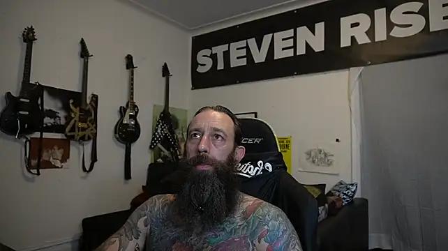 StevenRiseNYC Show in webcam