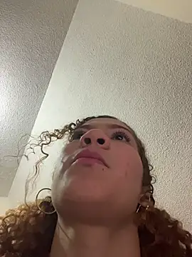 XXX chat uživo modela akatira_ec