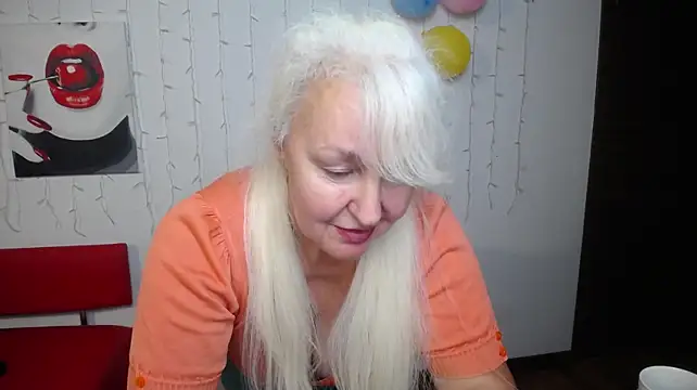 BlondyLeeBest: онлайн-секс-чат