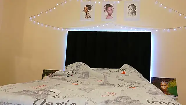 chloechrome's Live Chat Room