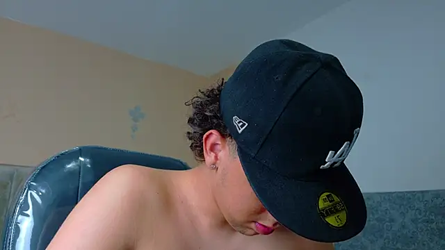 Živý XXX chat Twister_Lennox