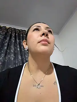 צ'אט XXX בשידור חי של KittyObsession