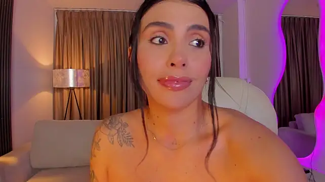 Sarah_Stone_ Adlı Modelin Canlı XXX Sohbeti