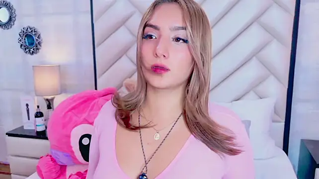 XXX chat uživo modela KikiiLove