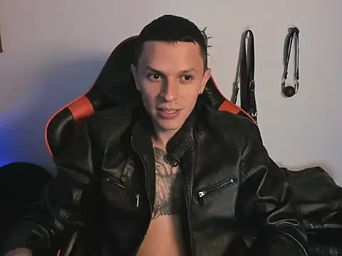 Masterdave7 live XXX chat