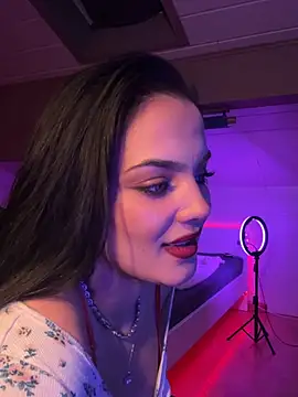 LunnaVey Chat XXX live