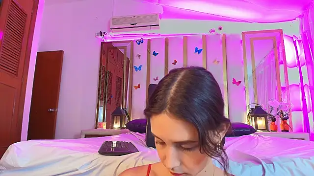 AmeliaRousse Adlı Modelin Canlı XXX Sohbeti