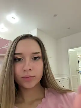 JuliaPlushy Show in webcam