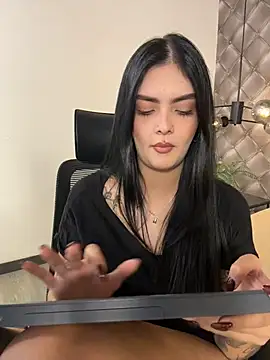 Chatroom XXX en direct de AliceRitter