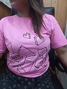 Tanha18 élő XXX-chatje
