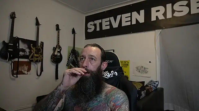 Živý XXX chat StevenRiseNYC