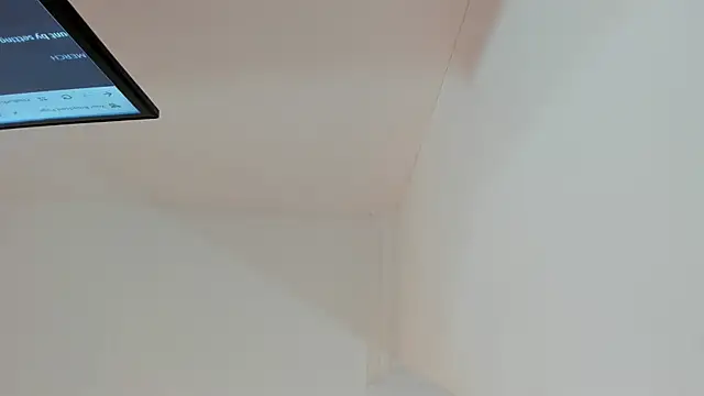 Emmy_lander1's Live XXX Chat