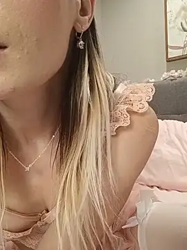 Chat +18 de Chloe_StClaire ao vivo