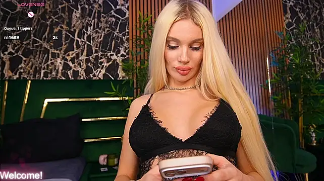 BarbieKara XXX чат на живо