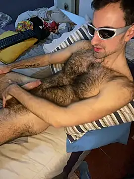 HairybutHorny: διαδικτυακό σόου στην κάμερα
