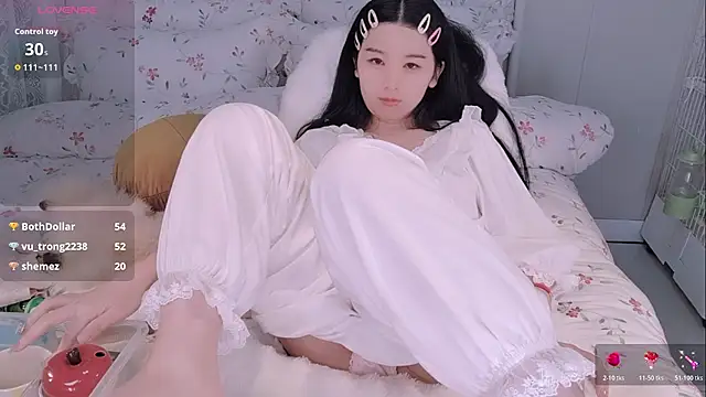 XXX chat uživo modela BingLin-