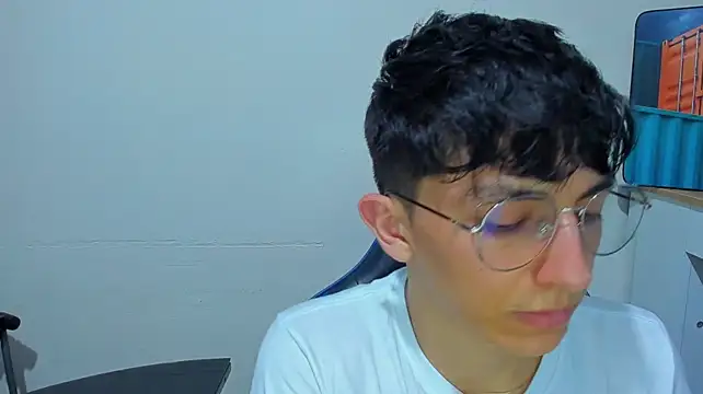 XXX chat uživo modela ElanGiraldo