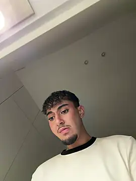 lovebulge: διαδικτυακό σόου στην κάμερα