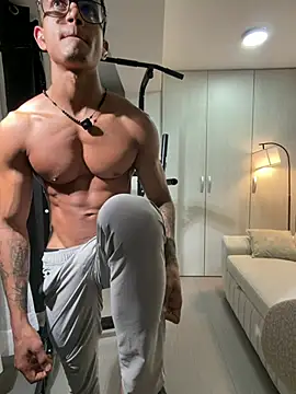XXX chat uživo modela Paradise_boy__