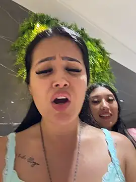 Sara_fun élő XXX-chatje