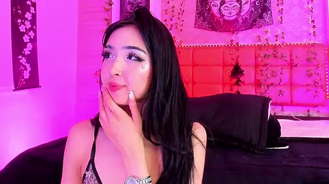 Vickmoon Adlı Modelin Canlı XXX Sohbeti