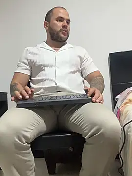 Hershell_XXL 라이브 XXX 채팅