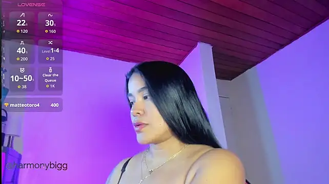 Chat +18 de harmony_bigbreasts ao vivo