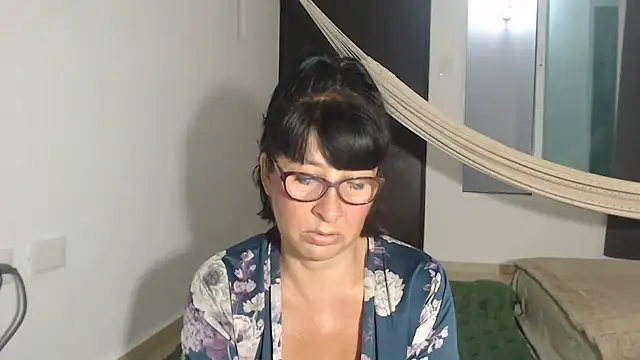HellenLatin Live XXX-chat