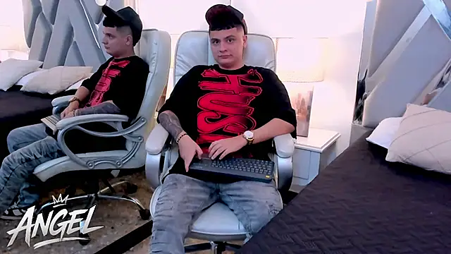 AngelBlue__ élő XXX-chatje