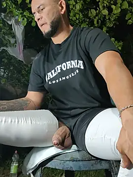 XXX chat uživo modela PIGHIGHDIRTY_p0