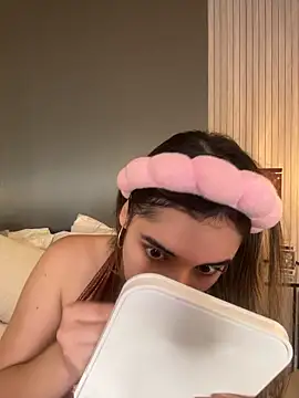 צ'אט XXX בשידור חי של ANI_BELLE