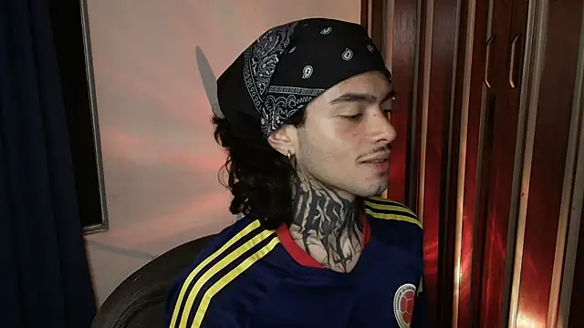 Bastiel_ live XXX chat