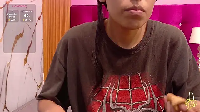 yourcuteneighbourr's Live XXX Chat