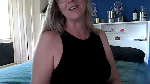 Arseralian-Cougar's Live XXX Chat