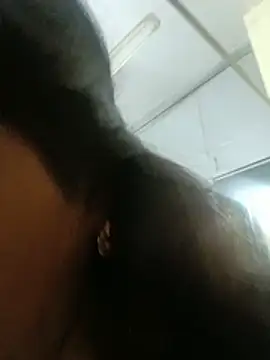 Nehaa702213 现场XXX聊天