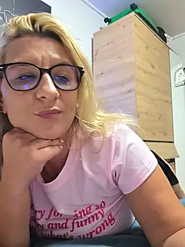 KaylinJan Live XXX-chat