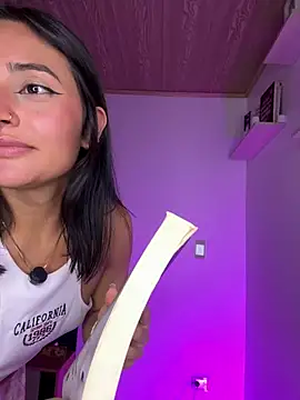 Chat +18 de NandaVixen ao vivo
