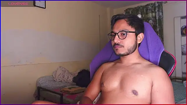 fuckkboy101 Adlı Modelin Canlı XXX Sohbeti