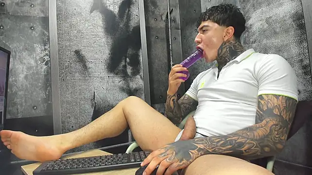 Gury_tattoo's Live XXX Chat