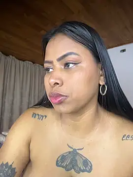 Mich-12 Adlı Modelin Canlı XXX Sohbeti