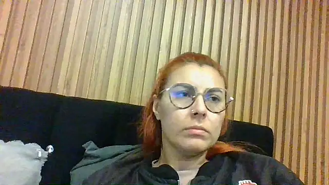 AnnyaEvans' Live XXX Chat