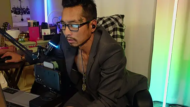 Chat +18 de Ghost11_11 ao vivo
